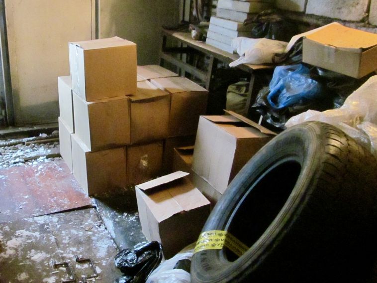 В Магнитогорске полицейские ликвидировали склад немаркированного алкоголя и табака