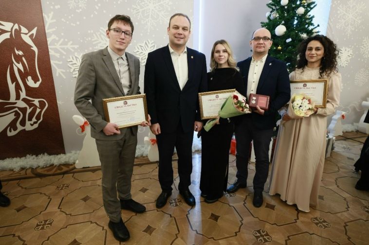 В Челябинске состоялась торжественная церемония вручения премий губернатора Челябинской области в сфере молодёжной политики, а также ведомственных наград Росмолодёжи