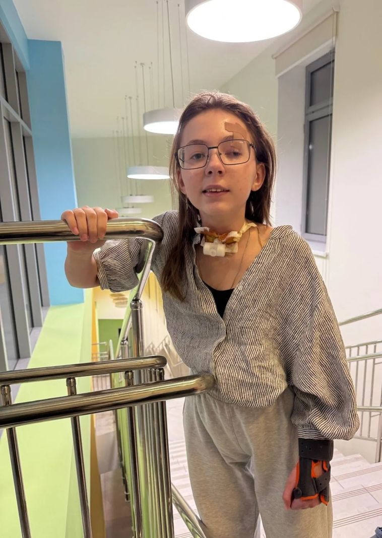 Мама девочки, сбитой на пр. Металлургов, попросила у Текслера деньги на реабилитацию