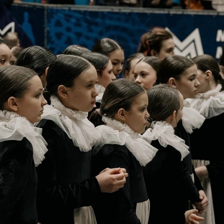 Три тысячи танцоров стали участниками фестиваля "Улица горящих фонарей"