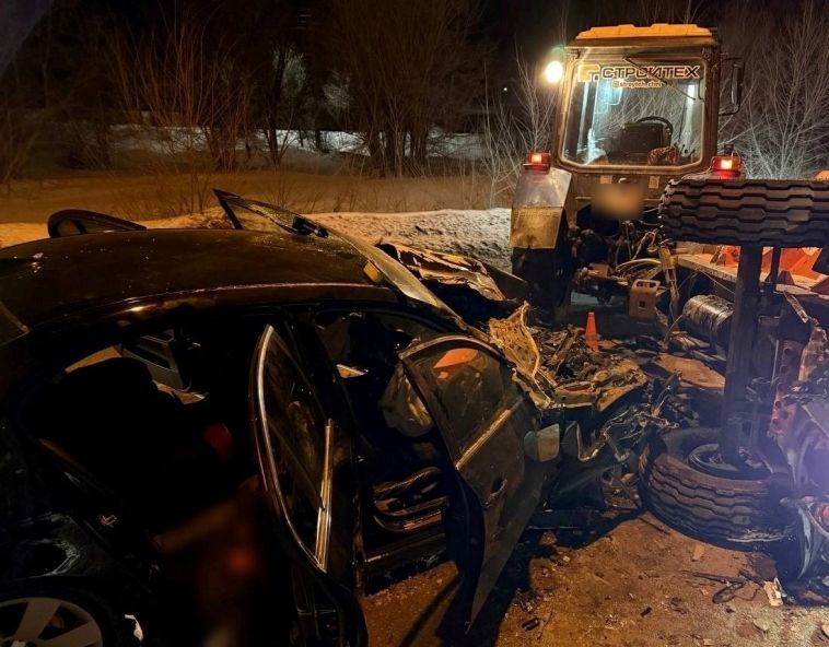 В Магнитогорске зарегистрировано ДТП, в результате которого 19-летний пассажир скончался, водитель и двое пассажиров получили ранения