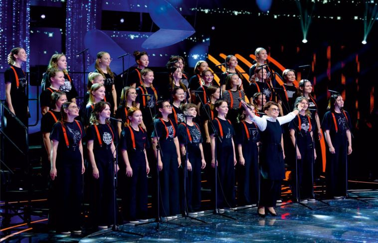 В рамках Фестиваля «ГРАД МЕТАЛЛА И МУЗЫКИ» в исполнении Джаз-хора прозвучит программа «ПОЙ ВСЕМУ МИРУ»