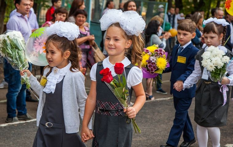 ММК поможет собрать детей в школу