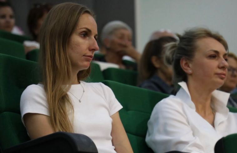 Главный специалист по профориентационной работе ПАО «ММК» Владимир Дрёмов провёл рабочую встречу с представителями спортивных школ, организаций и профильных подразделений