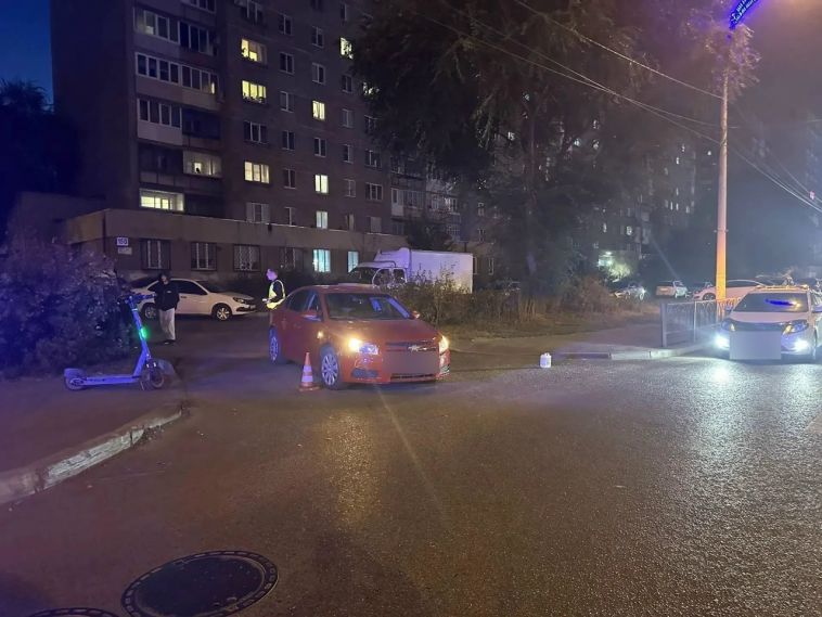 В Магнитогорске зарегистрировано столкновение несовершеннолетнего пользователя СИМ и автомобиля