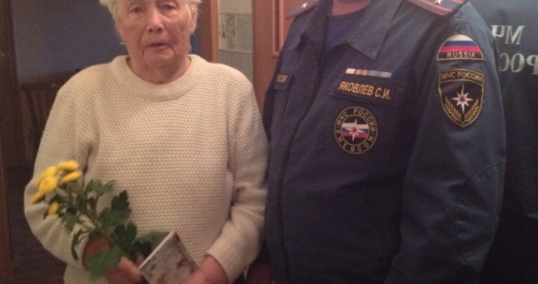 Ветеранов пожарной охраны поздравили с Днем пожилого человека 