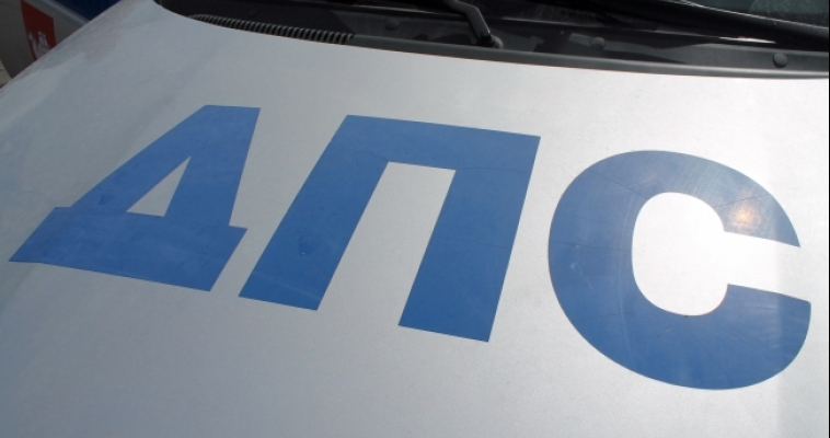 «Тойота» при перестроении врезалась в ВАЗ – пострадала женщина