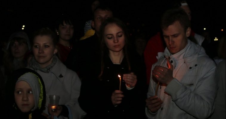 Магнитогорск зажёг свечи Победы после бала