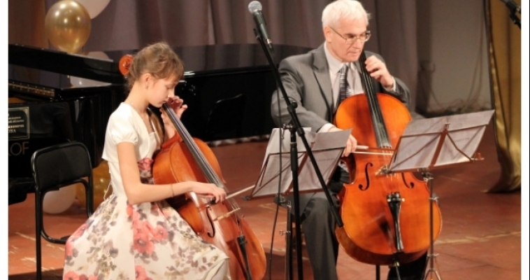 Более 6 миллионов рублей потратил город на музыкальные инструменты для детей