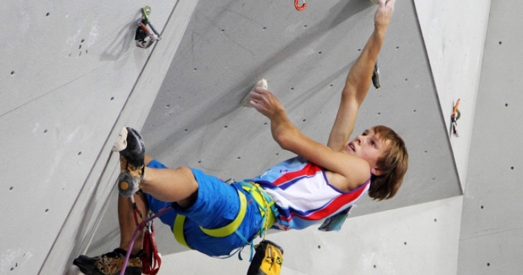 Магнитогорец завоевал две медали на Всероссийских юношеских соревнованиях по скалолазанию
