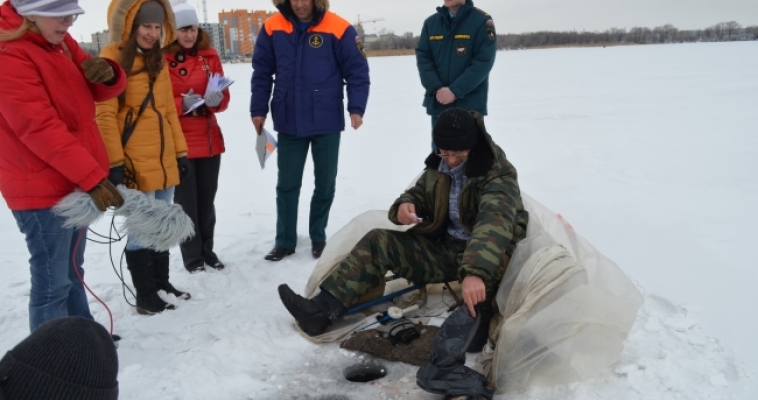 Ловись рыбка, большая и маленькая. Корреспондент Magcity74.ru вышел в рейд на магнитогорский пруд
