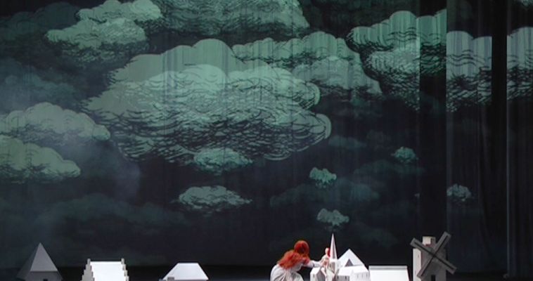 «Орлеанская дева» на уральский лад. В Магнитогорске продолжается областной театральный фестиваль «Сцена-2016»