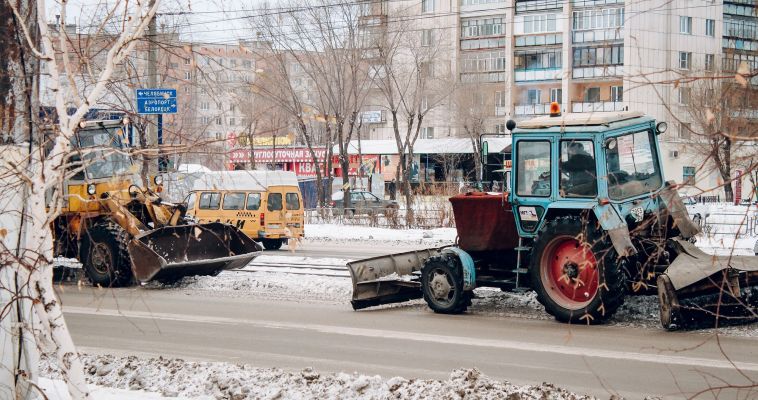 Трактор задавил женщину во время чистки снега