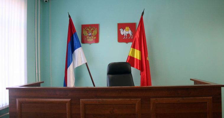 Неблагополучная мать, опасаясь судебных приставов, прятала ребенка в подвале