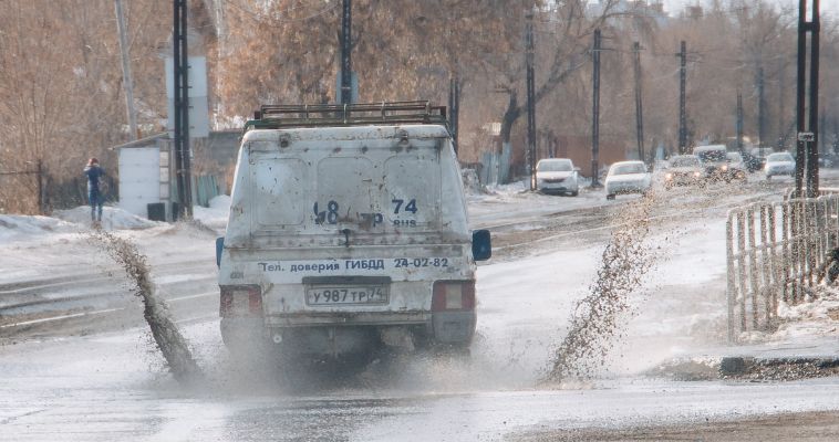 Колея стала причиной ДТП