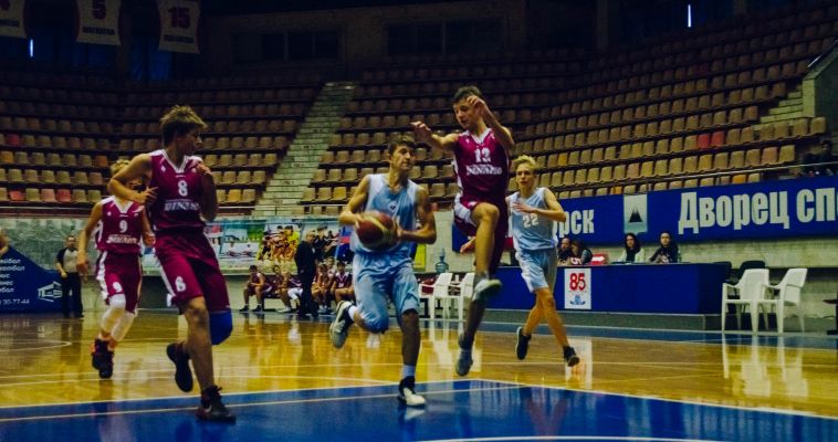 В Магнитогорске проходит турнир «Юниор-basket»