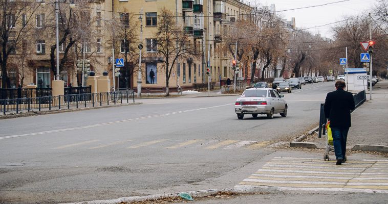 В Ленинском районе перенесут ледовый городок и зальют каток