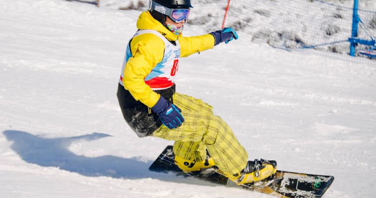 Скорость и адреналин. На уральских склонах прошли всероссийские соревнования по сноуборду