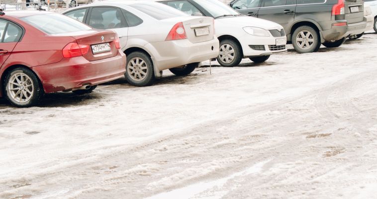 Припарковался на газоне - заплати штраф