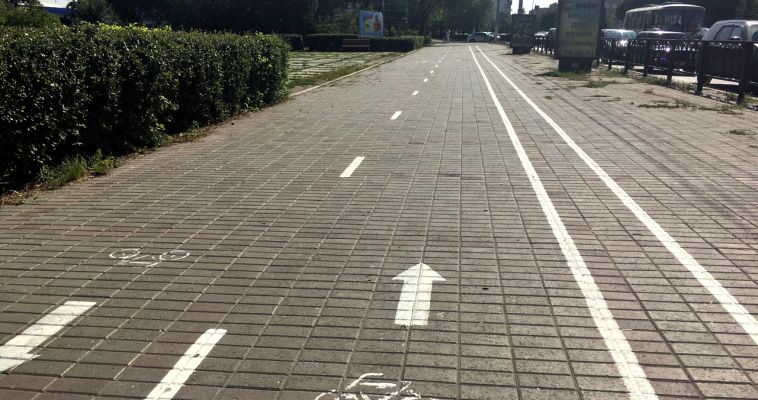Велосипедисты притесняют пешеходов?