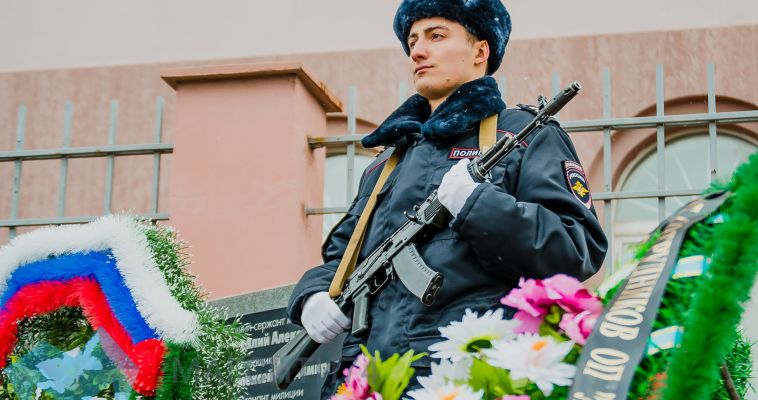 Магнитогорские гарнизоны отметили День полиции