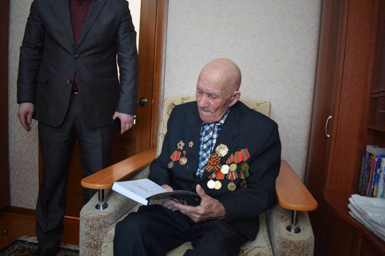 Ветерану войны передали медаль «За отвагу», потерянную семьдесят лет назад