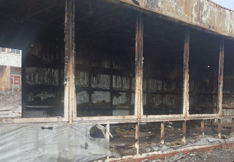 Сгоревший остановочный комплекс на Тевосяна снесут
