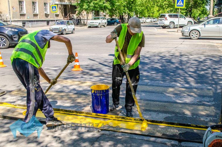 Сотрудники ГИБДД проверили наличие разметки в городе