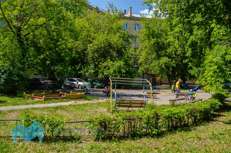 Жители Ленинского района показали благоустроенный двор