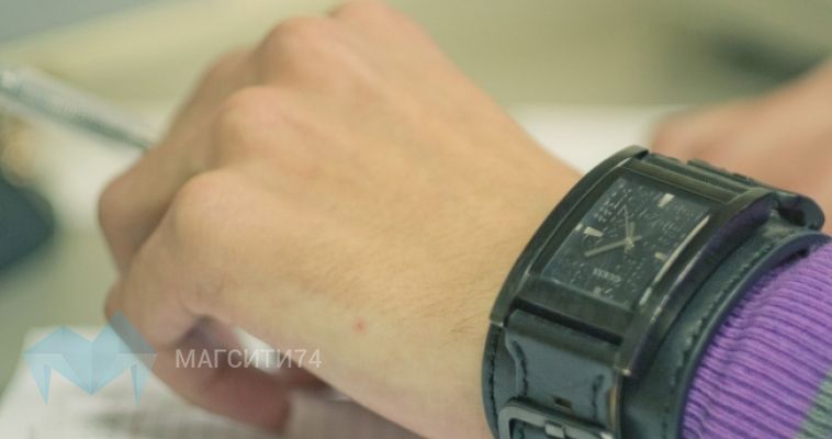 В Правобережном районе парень украл наручные часы