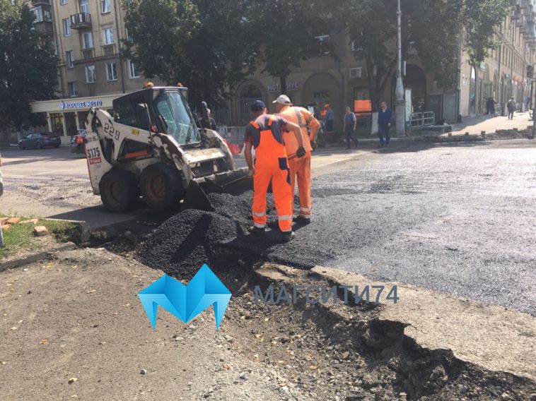 В Магнитогорске ремонтируют последний участок дороги в рамках федеральной программы
