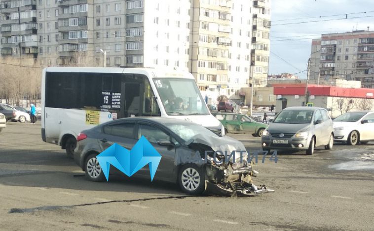 «В машине прижало женщину»: пенсионерка пострадала в ДТП на перекрестке