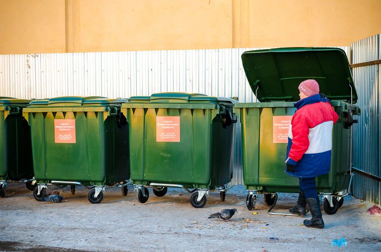 В Магнитогорск поступили новые мусорные контейнеры