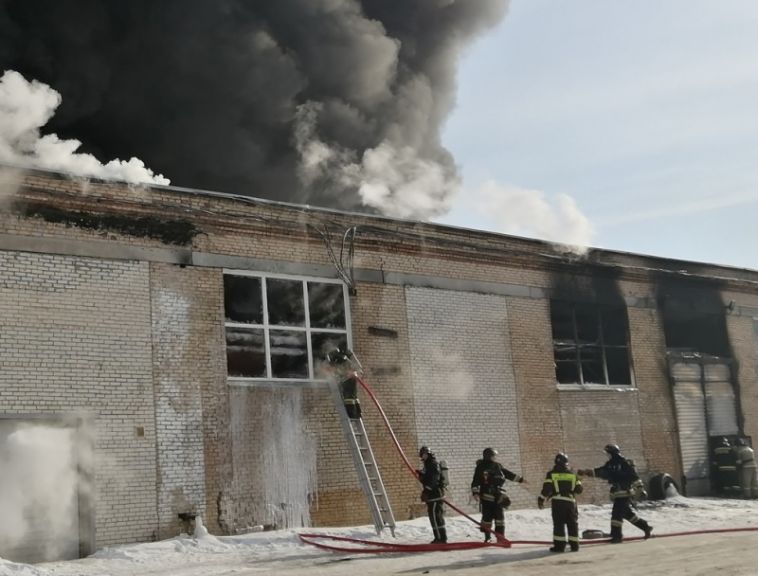 В Челябинске крупный пожар