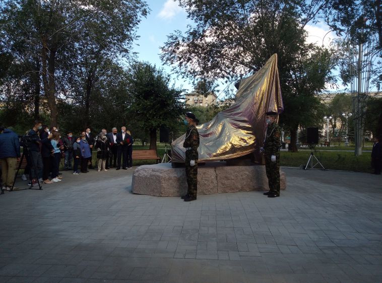 «Военное детство». В день окончания Второй мировой войны в Магнитке открыли новый памятник