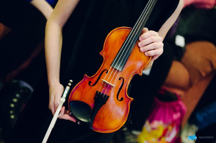 В Челябинске игра на скрипке обернулась административным делом