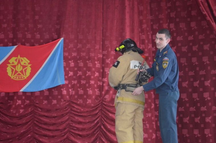 Школьникам рассказали правду о работе пожарного-спасателя