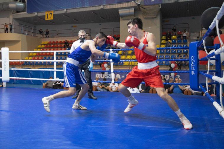 Спортсмен из Магнитогорска стал победителем чемпионата УрФО по боксу