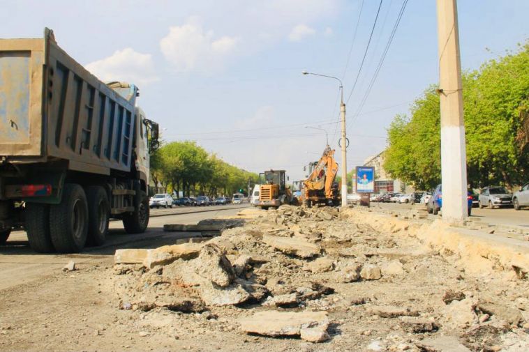В Магнитогорске ремонтируют дороги по проспекту Карла Маркса