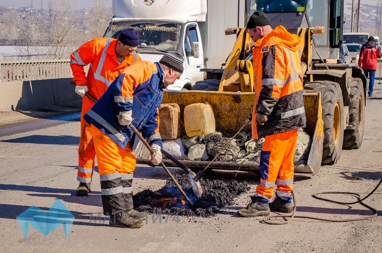 В Магнитогорске продолжают ремонт дорог