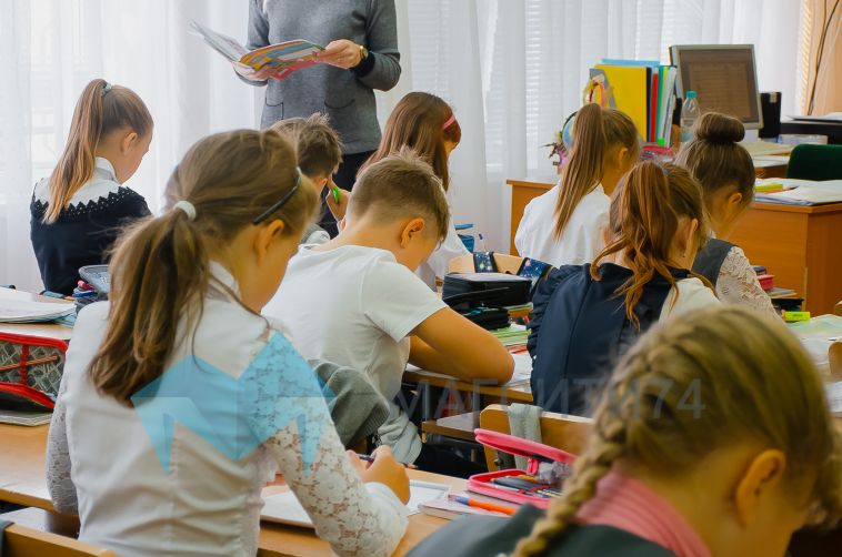 На Южном Урале отстранили от работы около тысячи педагогов, которые не привились от COVID-19