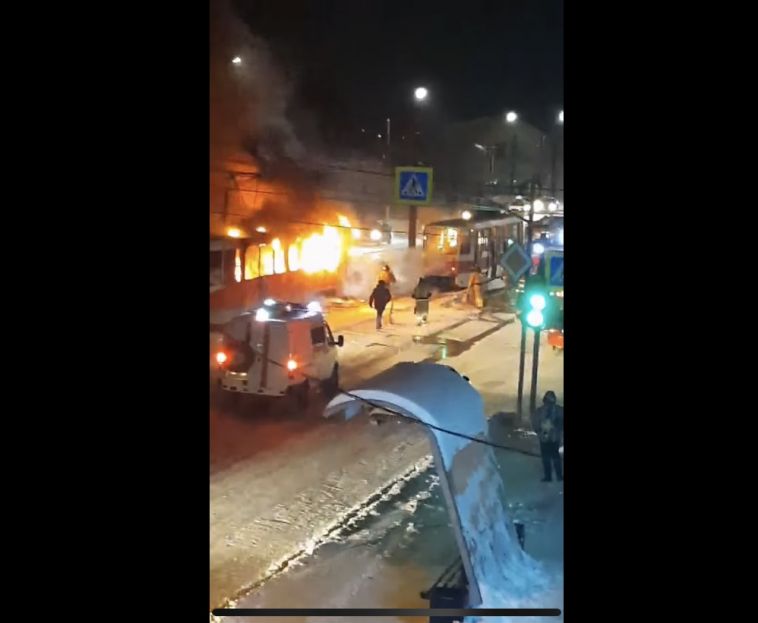 В Магнитогорске сгорели два трамвая