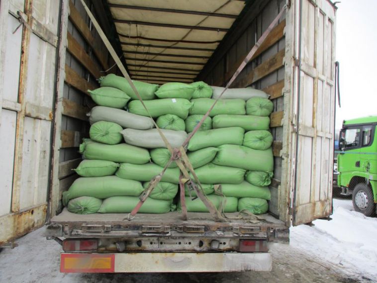 Челябинская таможня остановила на границе 17 тонн насвая
