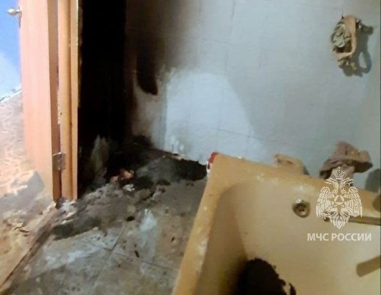 В Магнитогорске пожарные после вскрытия квартиры обнаружили двоих детей