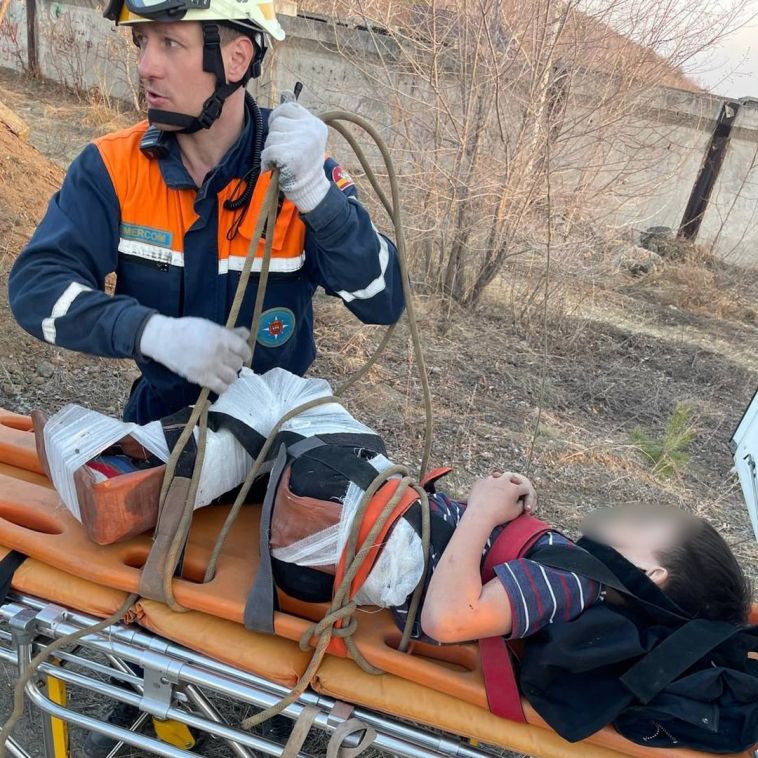 В Челябинской области возбудили уголовное дело после падения ребенка с высоты на заброшенной стройке