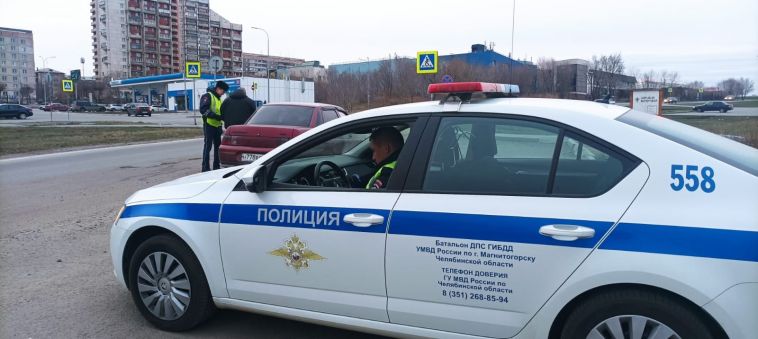 В Магнитогорске стражи порядка проводят рейды в скверах, парках и возле ТЦ