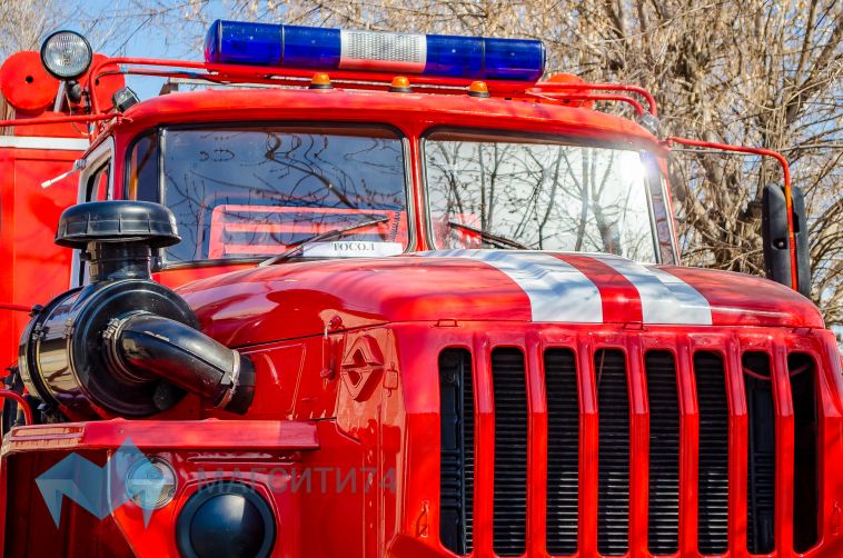 В Магнитогорске ночью горели две машины