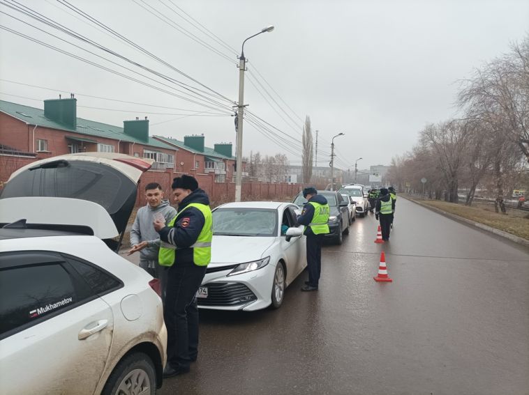 В Магнитогорске ГИБДД проводит сплошные проверки водителей