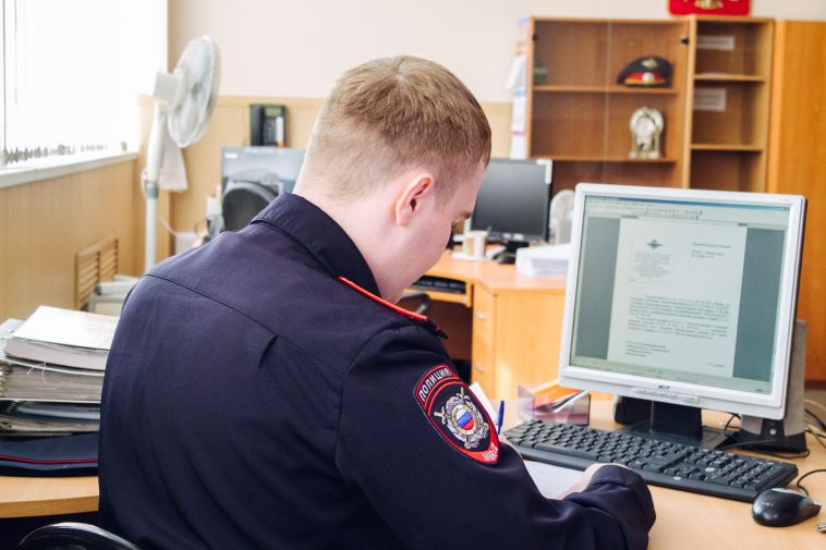 Сотрудники полиции поймали мошенника, который продал магнитогорцу несуществующие запчасти
