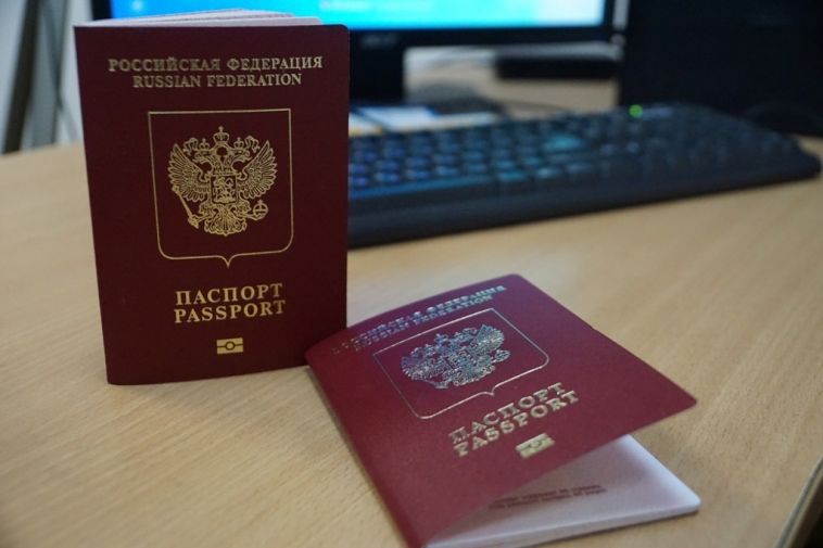 В России снова начнут выдавать загранпаспорта нового образца